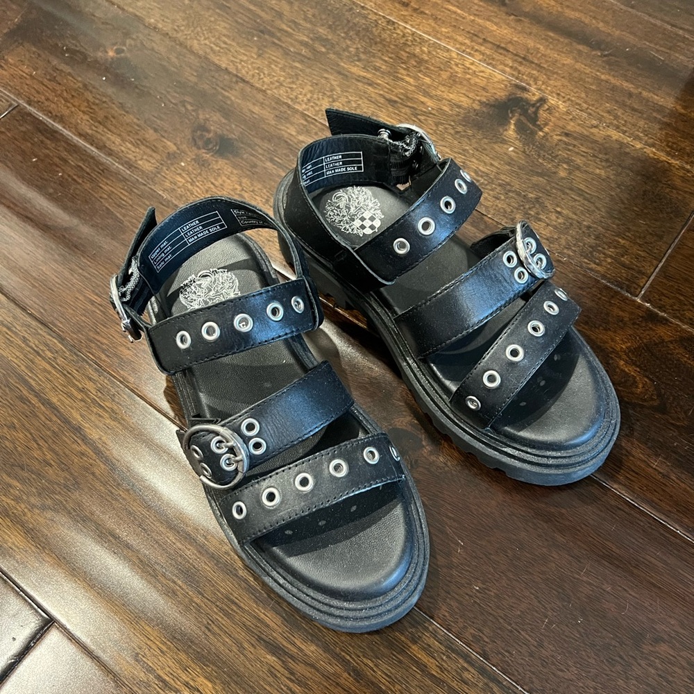 Vince Camuto Black leather Sandals with Buckle Detail